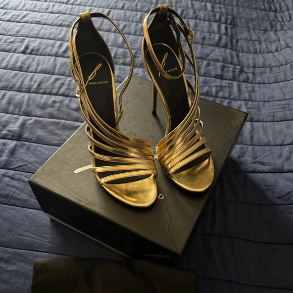 Brian Atwood Lesina gold pumps size 7 - Picture 1 of 8